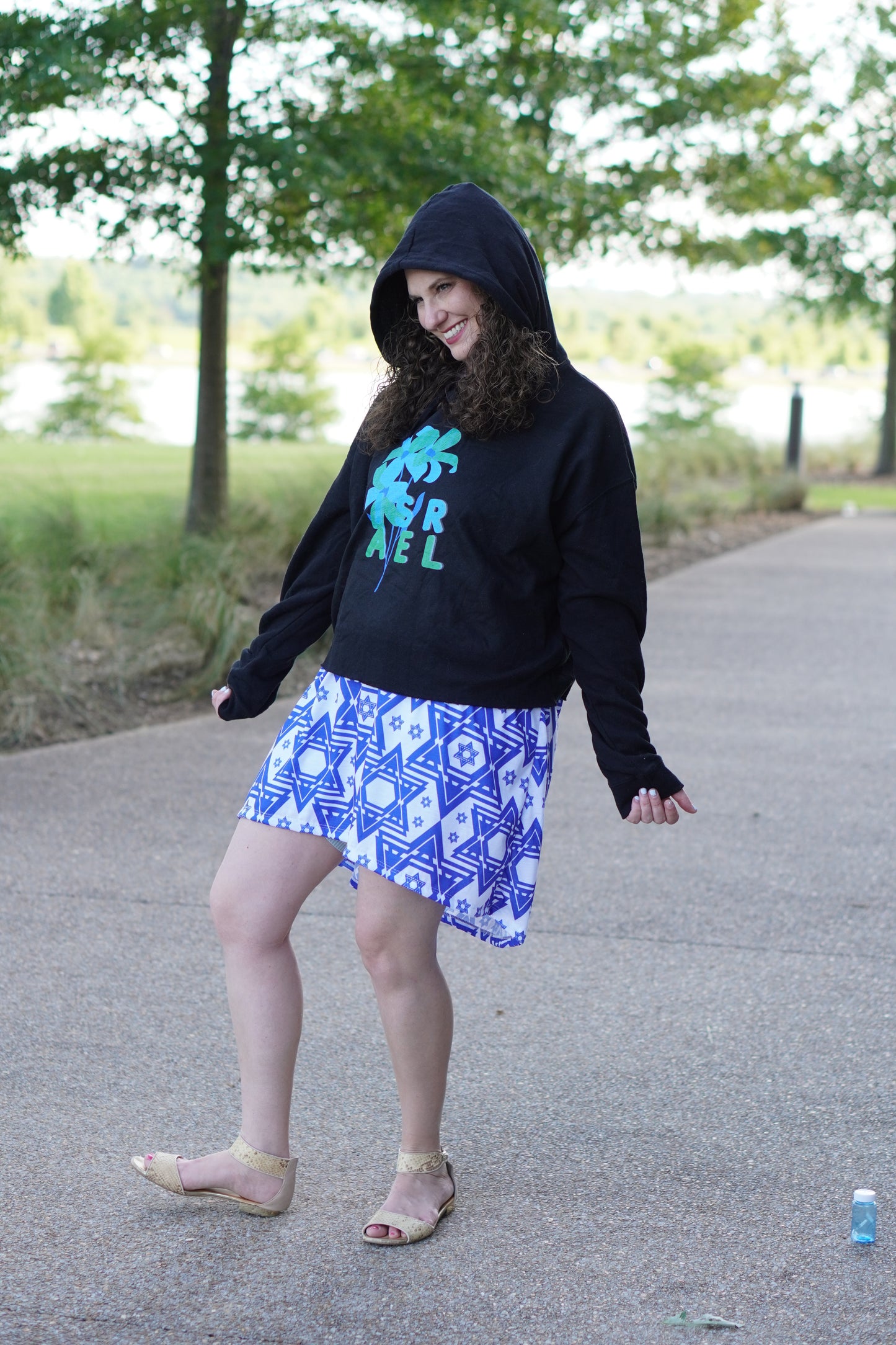 Blue Israel Flower Women’s Cropped Hooded Sweatshirt